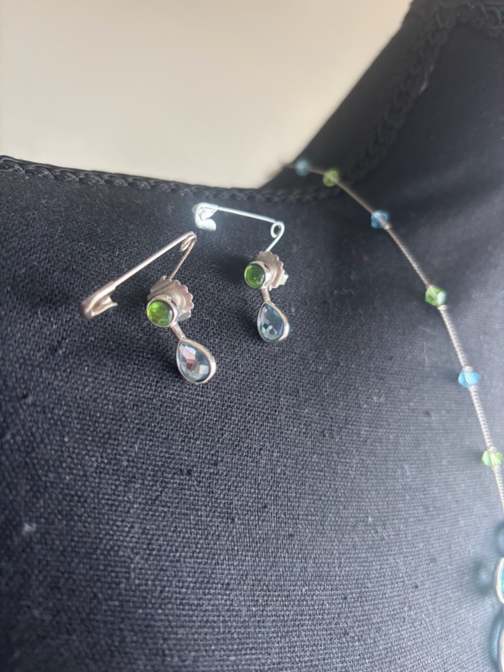 Teardrop Flower Pendant Necklace in Light Blue & Green - Women Jewelry - Picture 2 of 3